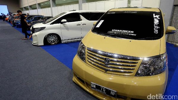 Puluhan Mobil Modifikasi Mejeng di AutoPro Indonesia 2017