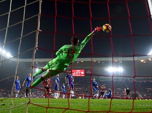 Courtois Diminati Madrid, Fabregas Tidak Heran