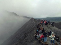 Serunya Mendaki Gunung Bromo di Akhir Pekan