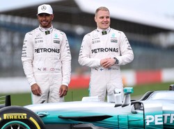 Hamilton Nantikan Rivalitas dengan Bottas