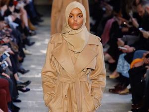 5 Model Cantik Berwajah Unik yang Mencuri Perhatian di Pekan Mode 2017