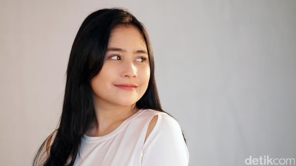Prilly Latuconsina Si Bawang Putih