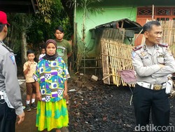 Kebahagiaan Mak Ecin yang Rumahnya Dibangun Lagi Oleh Polisi