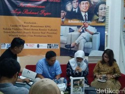 Lewat Buku, Sahabat Kenang Mendiang Asep Rahmat Fajar