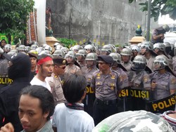 Massa Demo KPU Kota Yogyakarta
