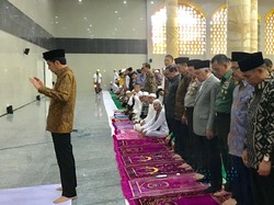 Jokowi Jadi Imam Salat Asar, Menag dan Din Syamsuddin Makmum