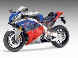Akhirnya Motor Super Honda Bermesin V4 Muncul ke Permukaan
