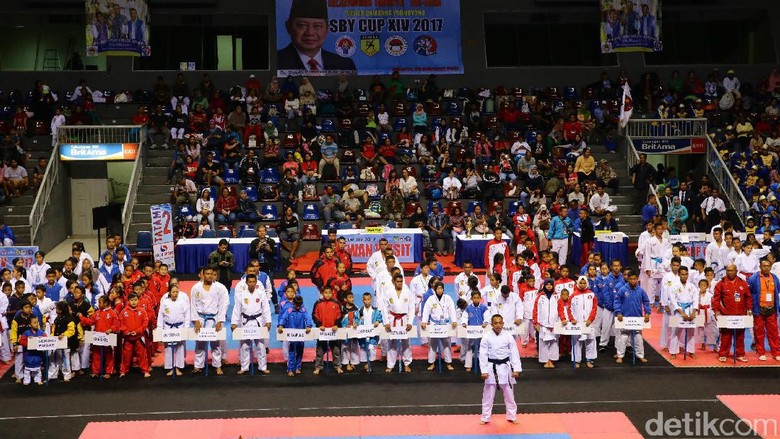 Para peserta kejuaraan karate SBY Cup didominasi anak-anak hingga remaja.