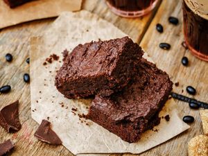 Waduh! Ibu Ini Gunakan ASI untuk Bikin Brownies Jualannya Waduh! Ibu Ini Gunakan ASI untuk Bikin Brownies Jualannya