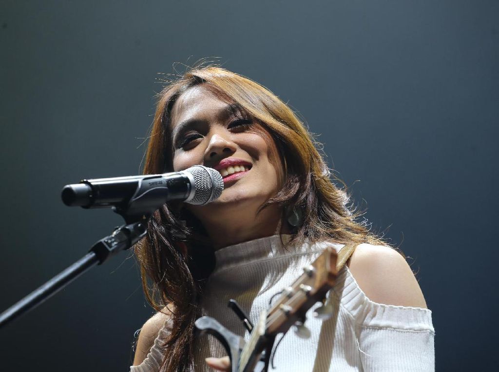 Mengenal Lebih Dekat Galih dan Ratna Lewat Konser Mengenal Lebih Dekat Galih dan Ratna Lewat Konser