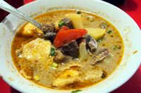 Berburu 5 Soto Kuning Mantap di Jalan Suryakencana
