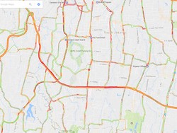 Hujan Guyur Jakarta, Tol JORR Arah TMII Macet 7 Km
