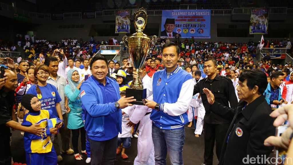 Agus Yudhoyono Buka Turnamen Karate SBY Cup Agus Yudhoyono Buka Turnamen Karate SBY Cup