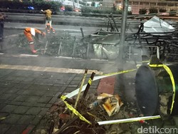 Satpol PP Jakbar Segera Tertibkan Baliho Tak Berizin