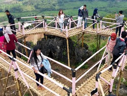 Calon Destinasi Wisata Hits di Sukabumi: Jembatan Hati Karang Para