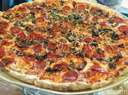 Ini 6 Tahapan Bikin Pizza Ala Italia dari Chef Gerai Pizza