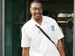 Gara-gara Nama, Anak Muhammad Ali Sempat Ditahan Imigrasi AS