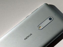 Kamera Ponsel Nokia Tak Lagi Pakai Carl Zeiss