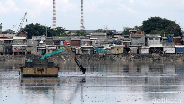 Pengerukan Waduk Pluit