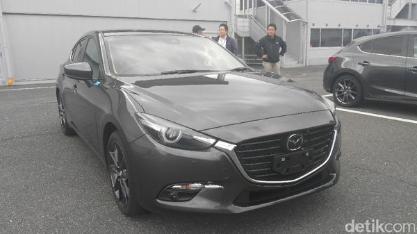 Menguji Mazda3 di Jepang