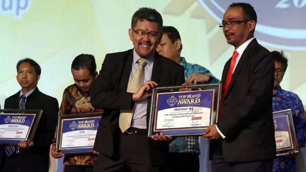 IM2 Raih Top Brand Award 2017