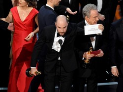 Salah Sebut Pemenang Oscar Gara-gara Asyik Nge-tweet?