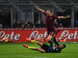 Roma Jungkalkan Inter di Meazza