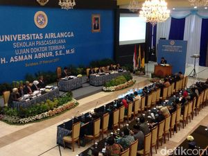 Ujian Terbuka Calon Doktor Menpan Asman Abnur Diuji Kapolri