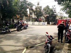 Pelaku Dilumpuhkan, Polisi Sisir Kantor Kelurahan Arjuna Bandung