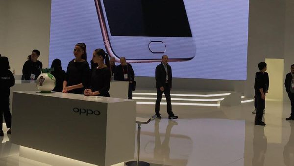 Mengintip persiapan booth OPPO di MWC