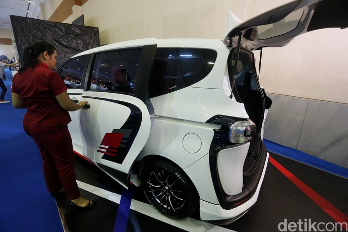 Toyota Sienta Sporty Jennete - Penyedia Rental Mobil dan Toyota Sienta Sporty Jennete - Penyedia Rental Mobil dan