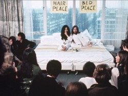 Ada Apa di Bekas Kamar Hotel John Lennon dan Yoko Ono?