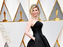 Gaun Oscar Kirsten Dunst Ternyata Dirancang Tahun 1952