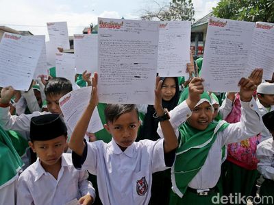 Ratusan Anak Nelayan Tulis Surat Untuk Presiden