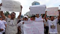 Demo Pengemudi Online di Depan DPR