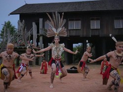 Tarian Dayak di Mata Penari Asing: Sulit dan Spiritual