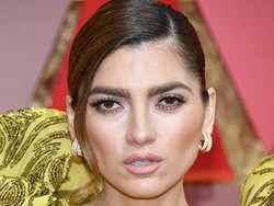 Ups, Aktris Ini Tak Sengaja Pamer Area Intim di Karpet Merah Oscar