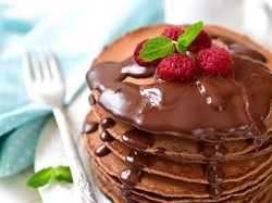 Yuk, Bikin Pancake Pisang Cokelat Kelapa yang Legit Enak!