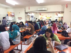 Kantin Perkantoran hingga Warung Makan Jadi Incaran Karyawan di Jakarta Kantin Perkantoran hingga Warung Makan Jadi Incaran Karyawan di Jakarta
