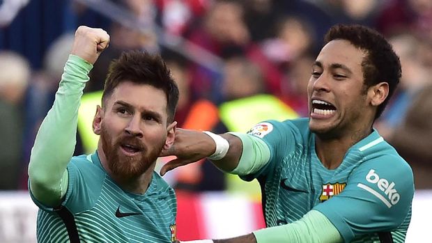 Barcelona Barcelona's Argentinian forward Lionel Messi (L) celebrates a goal with Barcelona's Brazilian forward Neymar during the Spanish league football match Club Atletico de Madrid vs FC Barcelona at the Vicente Calderon stadium in Madrid on February 26, 2017. / AFP PHOTO / GERARD JULIEN