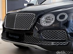 SUV Mewah Bentley Bermesin V8 Dibanderol Rp 7,999 Miliar