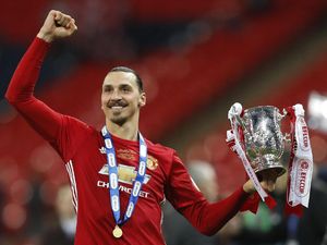 Oke di Umur 35, Sampai Kapan Ibrahimovic Terus Main?