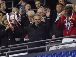 Mourinho Samai Ferguson Usai Bawa MU Menangi Piala Liga Inggris