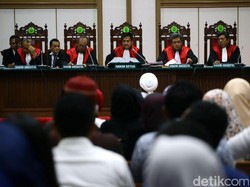 Sidang Dimulai, Pengacara Ahok Bacakan BAP Ahli yang Tak Hadir