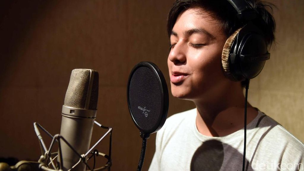 Angga Aldi Yunanda Take Vokal Apa Sih? Angga Aldi Yunanda Take Vokal Apa Sih?