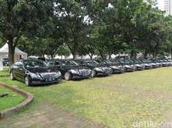 Deretan Ratusan Mercy untuk Rombongan Raja Salman di Senayan