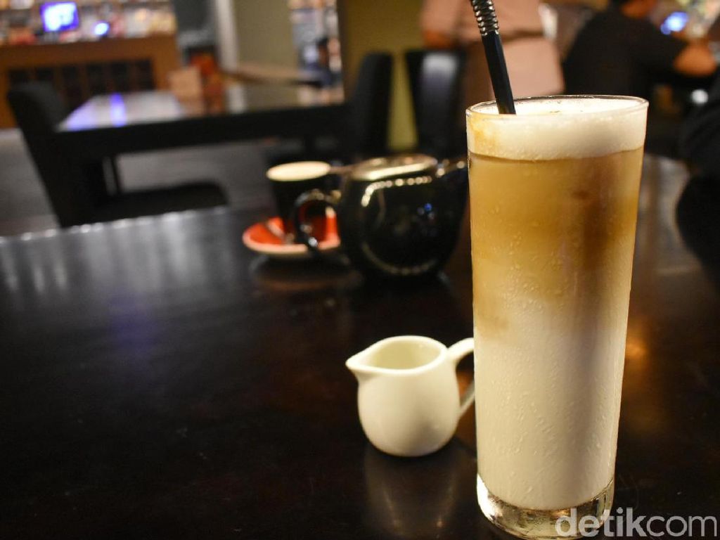 5 Kafe Kekinian untuk Ngopi Enak di Bandung 5 Kafe Kekinian untuk Ngopi Enak di Bandung