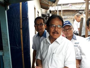 Blusukan ke Kampung Nelayan, Menteri ATR Cek Sertifikat Tanah Blusukan ke Kampung Nelayan, Menteri ATR Cek Sertifikat Tanah