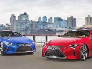 Lexus Jual Mobil Hybridnya Seharga Mobil Bensin