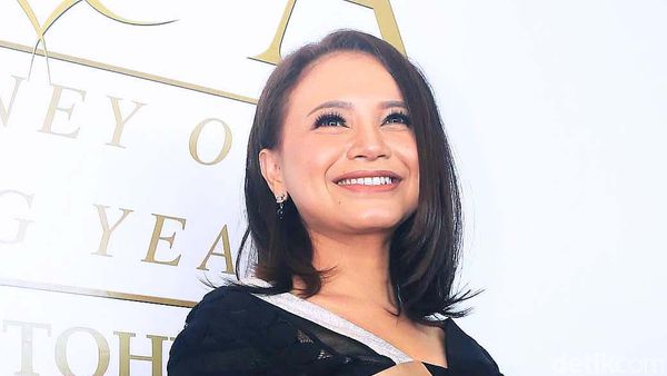 Jelang Konser, Rossa Berseri-seri